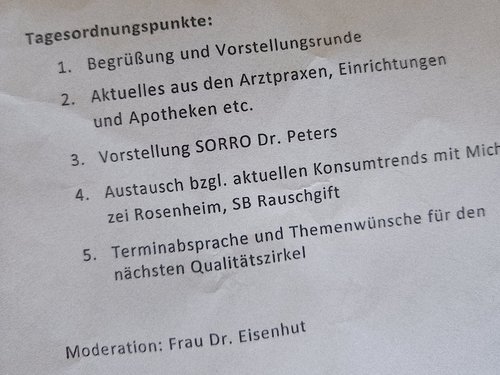 Einladung zum 2. Qualitätszirkel Substitution am 14.10.2026 um 19:00 Uhr in der Fachambulanz für Suchterkrankungen. Die Tagesordnung beinhaltet Begrüßung, Aktualitäten aus Praxen, Vorstellung von SORRO Dr. Peters, Austausch zu Konsumtrends und Terminabsprachen. Moderation: Frau Dr. Elsenhut.